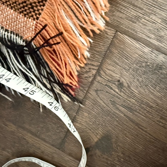 Festive Noel fringed reversible Tapestry Throw Blanket - Picture 4 of 5